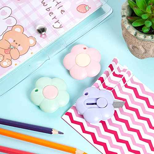 Fengek 3 Pcs Mini Retractable Utility Knife Flower Pocket Box Cutters Plastic Letter Opener Slide Open with Keychain Hole for Box Letter Envelope, Flower Shape