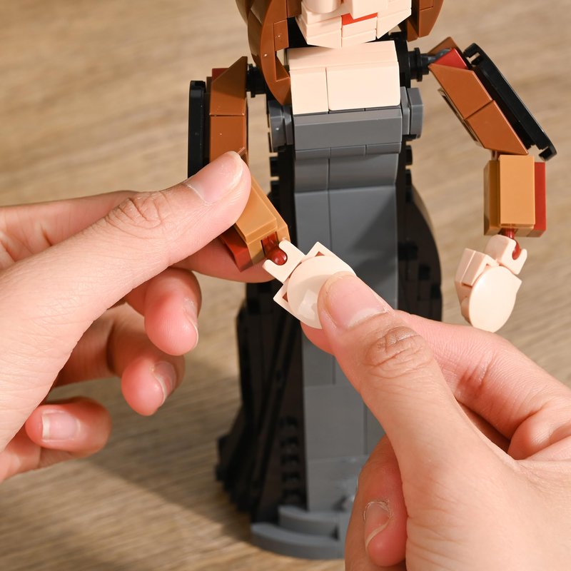 LUXEBLOCKS Mona Lisa-Inspired Art Building Set - 311PCS Bricks Artistic 3D Sculpture Kit with Customisable Stickers, Advanced Display Model for Home & Office - Creative Gift for Adult Art Enthusiasts