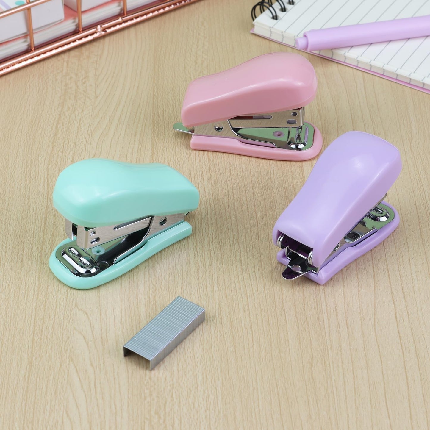 Skiennix Mini Desktop Stapler Set - 20 Sheet Capacity with Built-In Staple Remover & 750 Staples | Cute Green Office Supplies