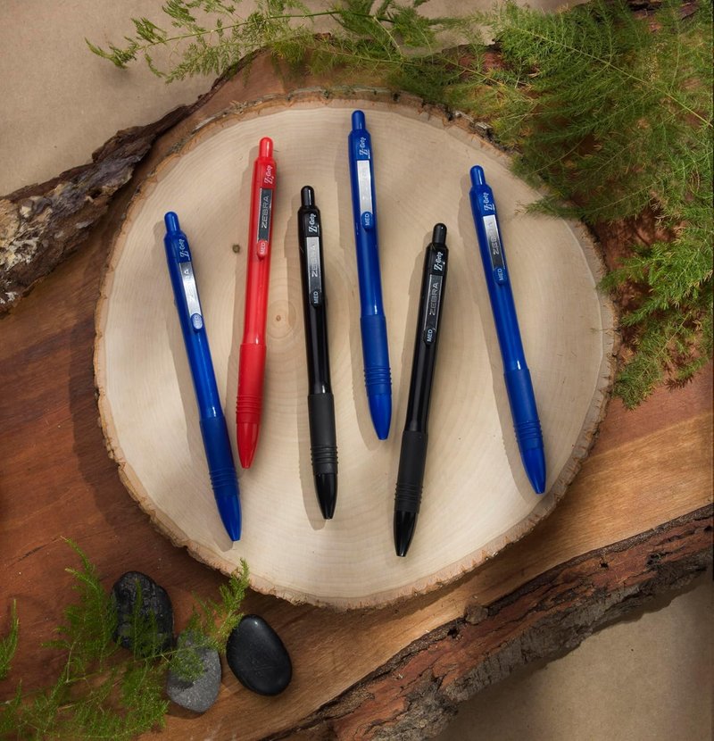 Zebra Pen Z-Grip Recycled Retractable Ballpoint Pens,1.0mm, Blue Ink, Durable Metal Clip, 68% Recycled (GRS Certified Global Recycled Standards), School & Office Supplies, 12-Pack (20620)