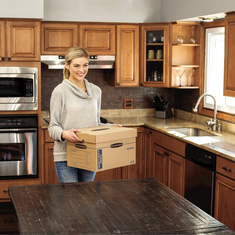 Bankers Box Small Heavy Duty Moving Box 8 Pack, Reinforced Handles, Tape-Free Assembly, Box with Lid, 15-in x 12-in x 10-in (7710201)