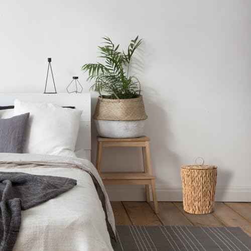 2 Gallon Wicker Trash Can with Lid - Bathroom Garbage Can with Removable Liner Bucket - Boho Hand Woven Water Hyacinth Wicker Waste Basket for Bedroom, Living Room, Home, Office