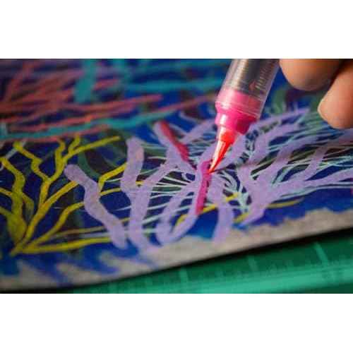 Karin Realbrush PRO Neon Colors - A set of 12 brushes in an exclusive and protective case.