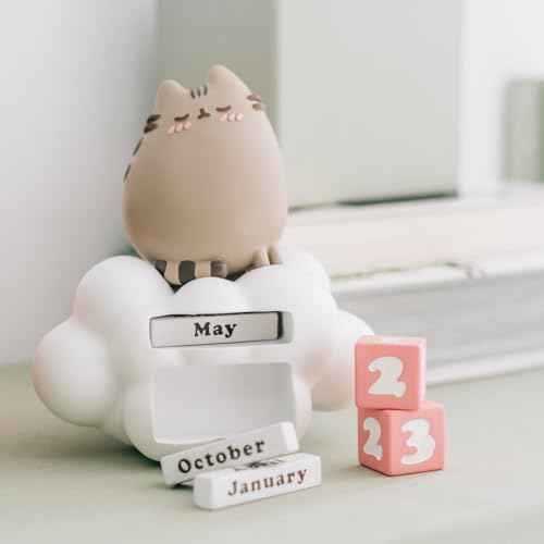 Official Pusheen Calendar | Pusheen Merchandising | Pusheen Gifts | Pusheen Figure | Kawaii Stuff | Pusheen Plush