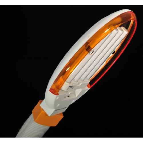 SPT SL-827N: 27-watt Desk Lamp (4-Tube)