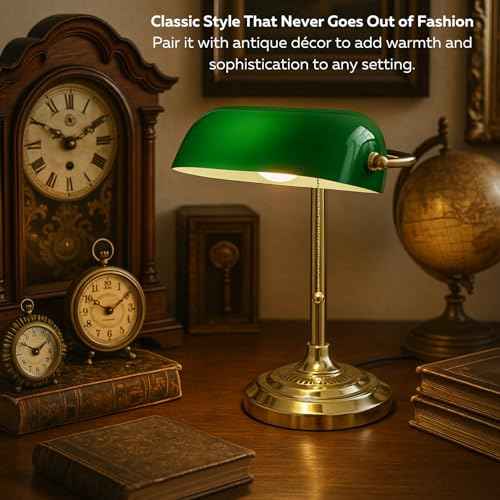 LIGHTACCENTS Traditional Banker¡¯s Desk Lamp with Green Glass Shade and Brass Base ? Classic Desk Lamp with Pull Chain, Office Lighting, Vintage Style Reading Light