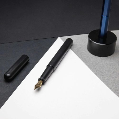 stilform - Aluminium Pen Base - Keeps your Pen Easy to Reach - Perfect Display for your Writing Utensils