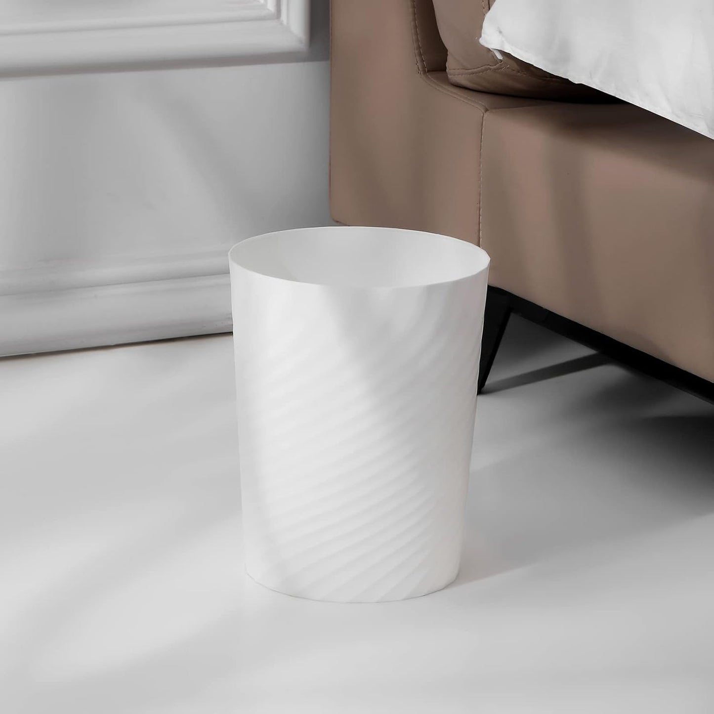 UUJOLY Small Plastic Trash Can - Versatile Wastebasket for Bathrooms, Kitchens & Offices | 1.8 Gallon, White