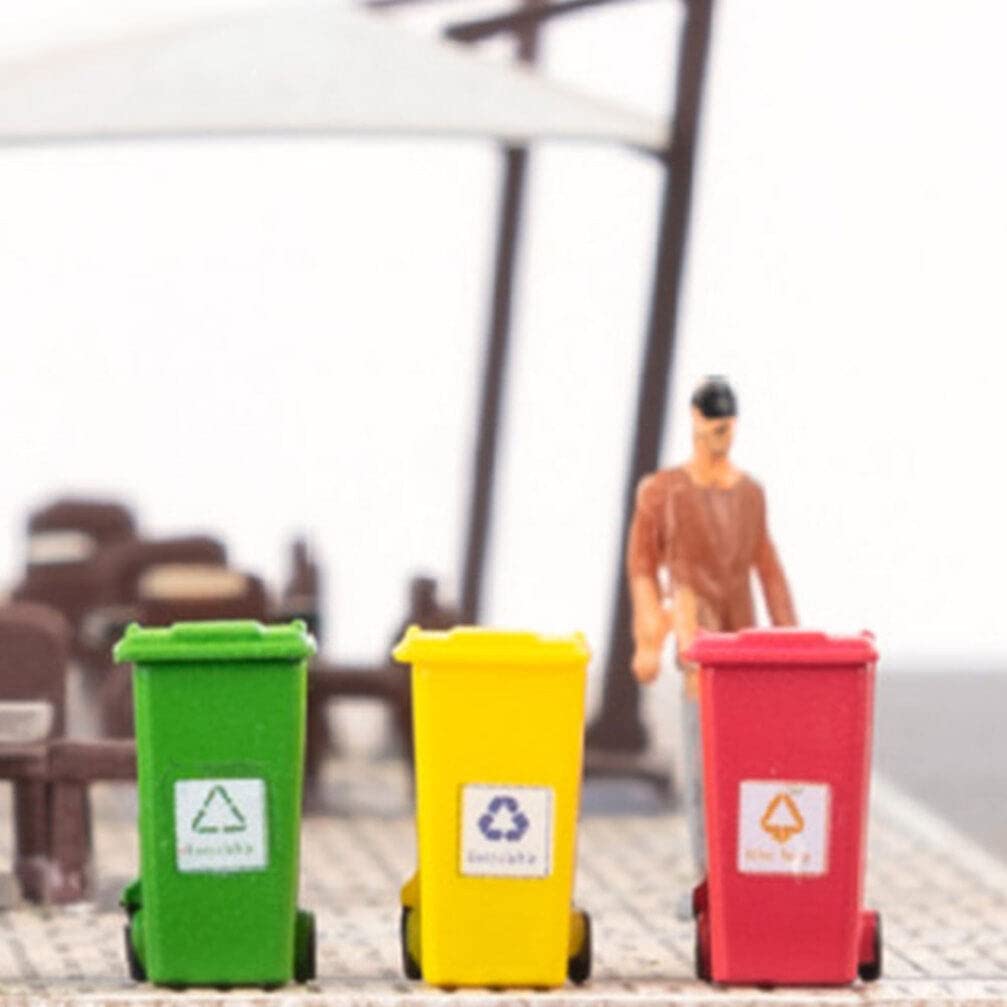 SHINEOFI Miniature Garbage Cans Mini Trash Can Toys with Opened Lids Simulation Curbside Waste Bin Model for Kids Toys Mini Recycle Bin Dollhouse Decor 1: 87 Scale