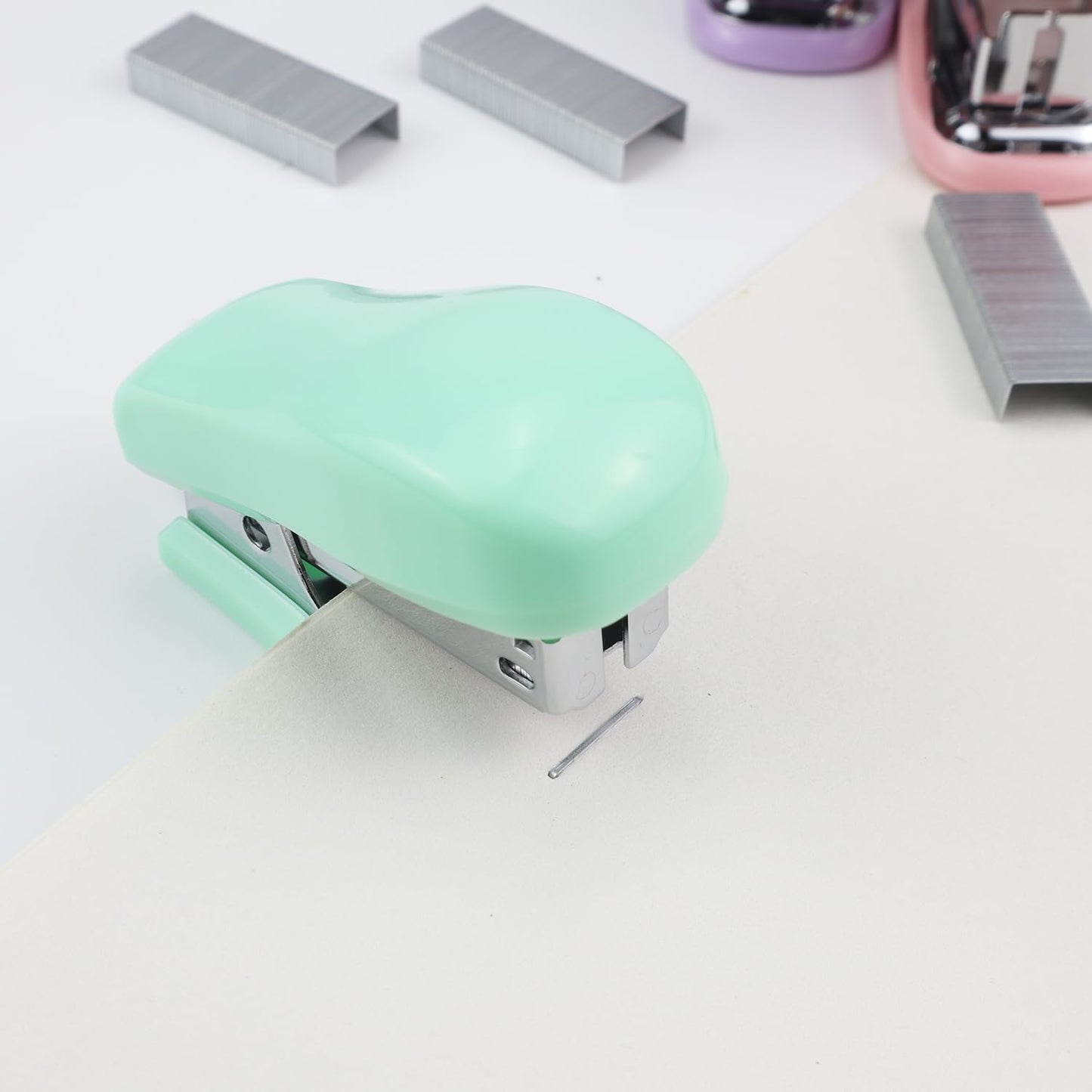 Skiennix Mini Desktop Stapler Set - 20 Sheet Capacity with Built-In Staple Remover & 750 Staples | Cute Green Office Supplies