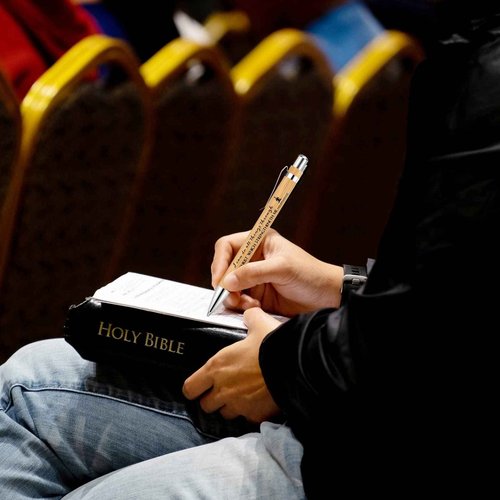Fumete 200 Pcs Bible Verse Bamboo Pens Wooden Christian Pens Church Clergy Appreciation Gift Motivational Scripture Ballpoint Religious Gifts Bulk for Pastor Wife Dad Mom Sunday School Teacher