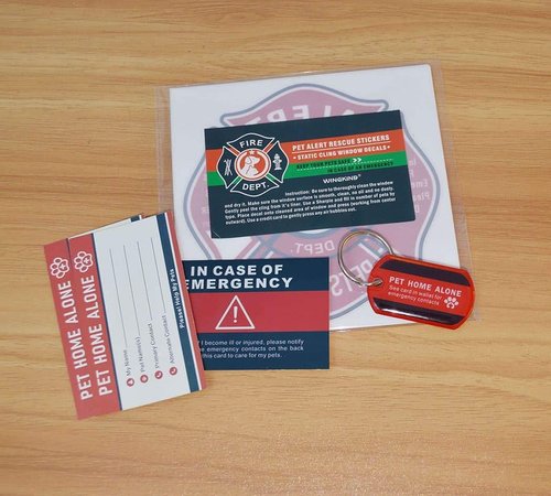 Pet Alert Stickers by PetSafe - Emergency Rescue Window Decals | 6 Pack with Bonus Wallet Card & Key Tag