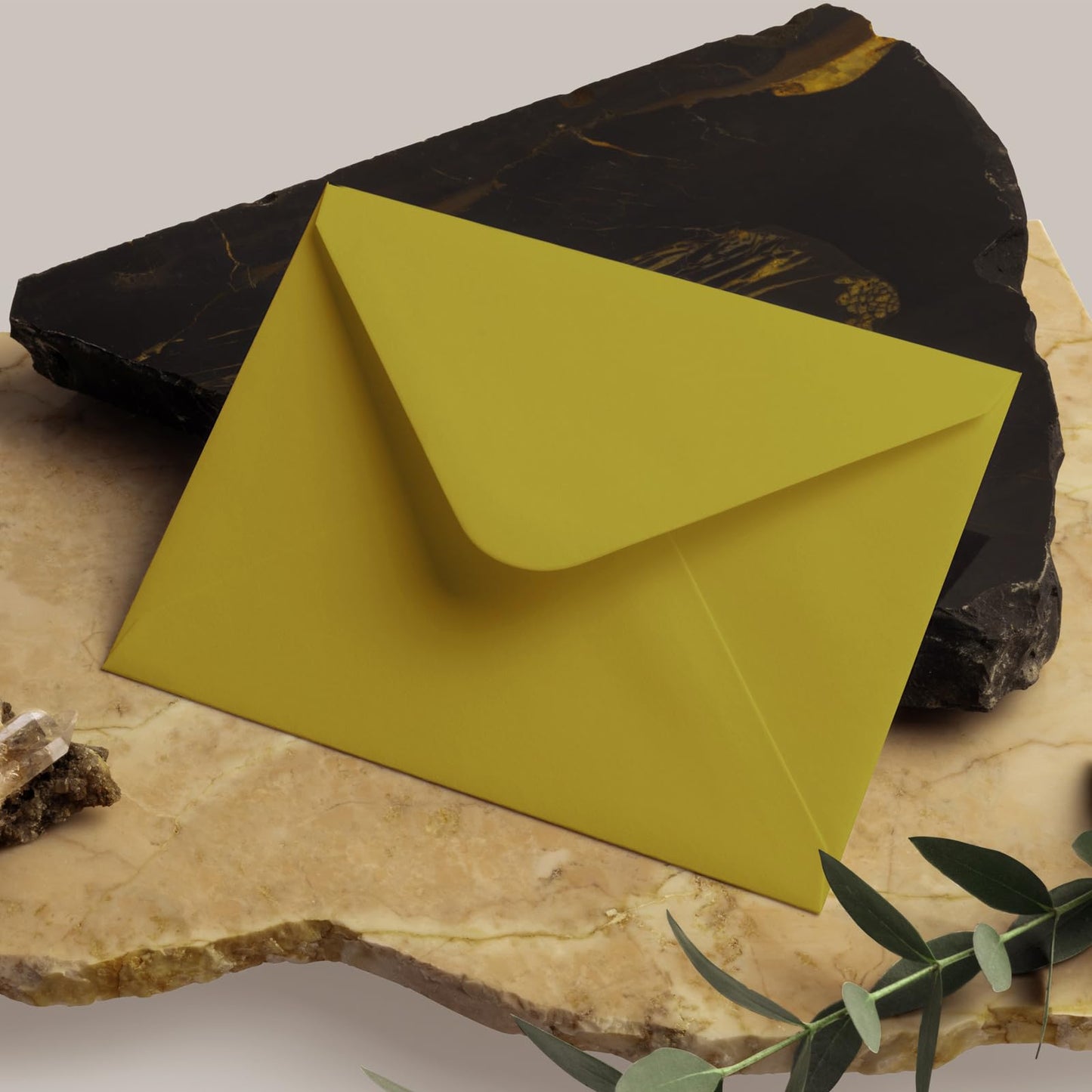 Granhoolm 100 Pack 5x7 Envelopes,A7 Invitation Envelopes V Flag 5.25 x 7 .25 for 5x7 Cards,Ideal For Invitations,Weddings,Parties,Greeting Cards,Photos(Gold Pearl Paper)