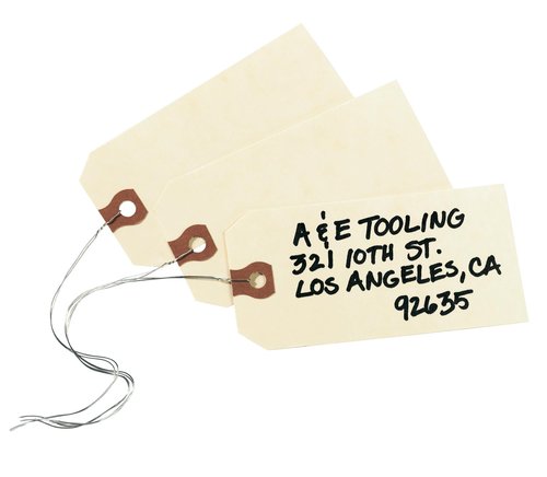 Avery Shipping Tags with Wire, 11.5 pt. Stock, 6-1/4" x 3-1/8", 1,000 Manila Hang Tags (12608)