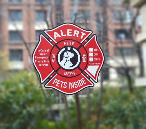 Pet Alert Stickers by PetSafe - Emergency Rescue Window Decals | 6 Pack with Bonus Wallet Card & Key Tag