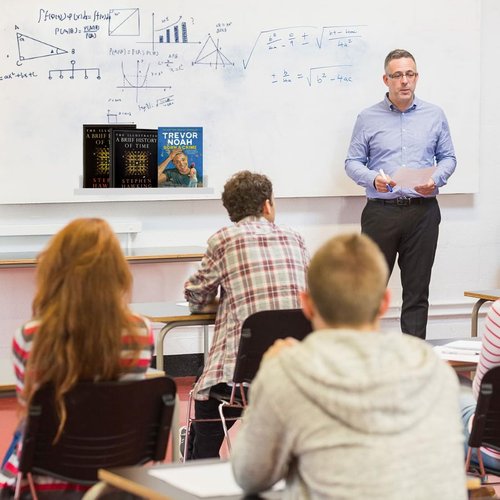 2 Pcs Magnetic Book Shelf for Whiteboard, Magnetic Book Holder Display Shelves with a Pen Container for Teacher Kids Classroom Office (White)