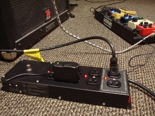Rockn Stompn RS-4 8-Outlet 15 Amp Power Strip with Surge Protection and Conditioning for Musical Instruments
