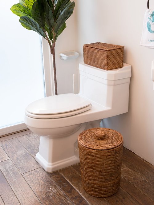 KOUBOO La Jolla Rattan Round Waste Basket with Plastic Insert & Lid, Large, Honey-Brown for Bedroom, Living Room and Bathroom