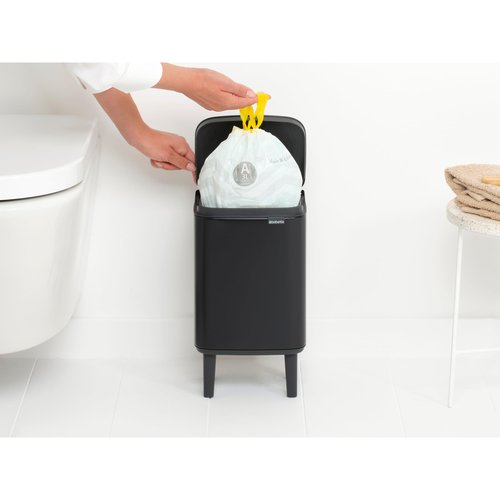 Brabantia - Bo Small Waste Trash Can Hi 1.1 Gal with Soft-Close Lid, Removable Inner Bucket, and Transport Grip – Ideal for Bathroom, Bedroom, and Home Office – Matte Black - LWH: 7.9 x 6.8 x 14.2