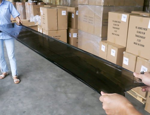 BOMEI PACK 4 Pack Industrial Black Stretch Wrap Film with Plastic Handle 18" 1200ft 72Gauge for Pallet Wrap, Durable Self-Adhering Packing, Moving, Packaging, Heavy Duty Shrink Film