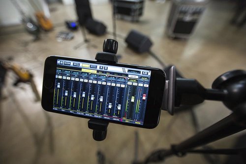 Soundcraft Ui16 Remote-Controlled 16-Input Digital Mixer
