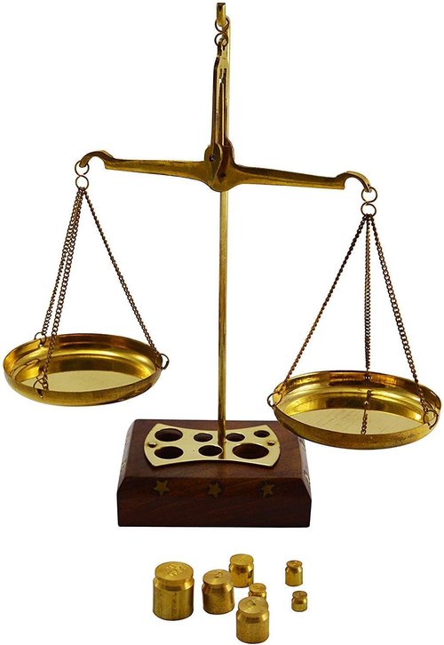 MAANVISH Old Traditional Goldsmith Weight (tarazu) showpiece Brass Weighing Scale Balance Justice Law Scale Decoration Nautical Home Decor Scale Small Brass Weight Scale