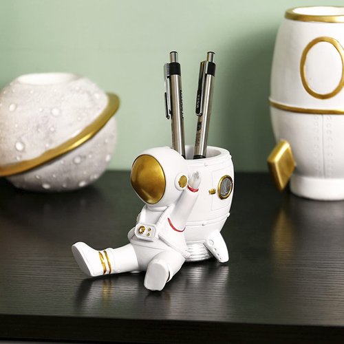 Jaugufiy Resin Astronaut Sculpture Pen Holder Pencil Organizer Cosmetic Brush Holder Decorative Pen Box Makeup Brush Pot (B)