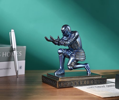 HDMbigmi Knight Pen Holder Pen Stand Desk Organizers and Accessories Resin Pencil Holder as Gift with a Fancy Pen for Office and Home Desk Organizer (Blue)