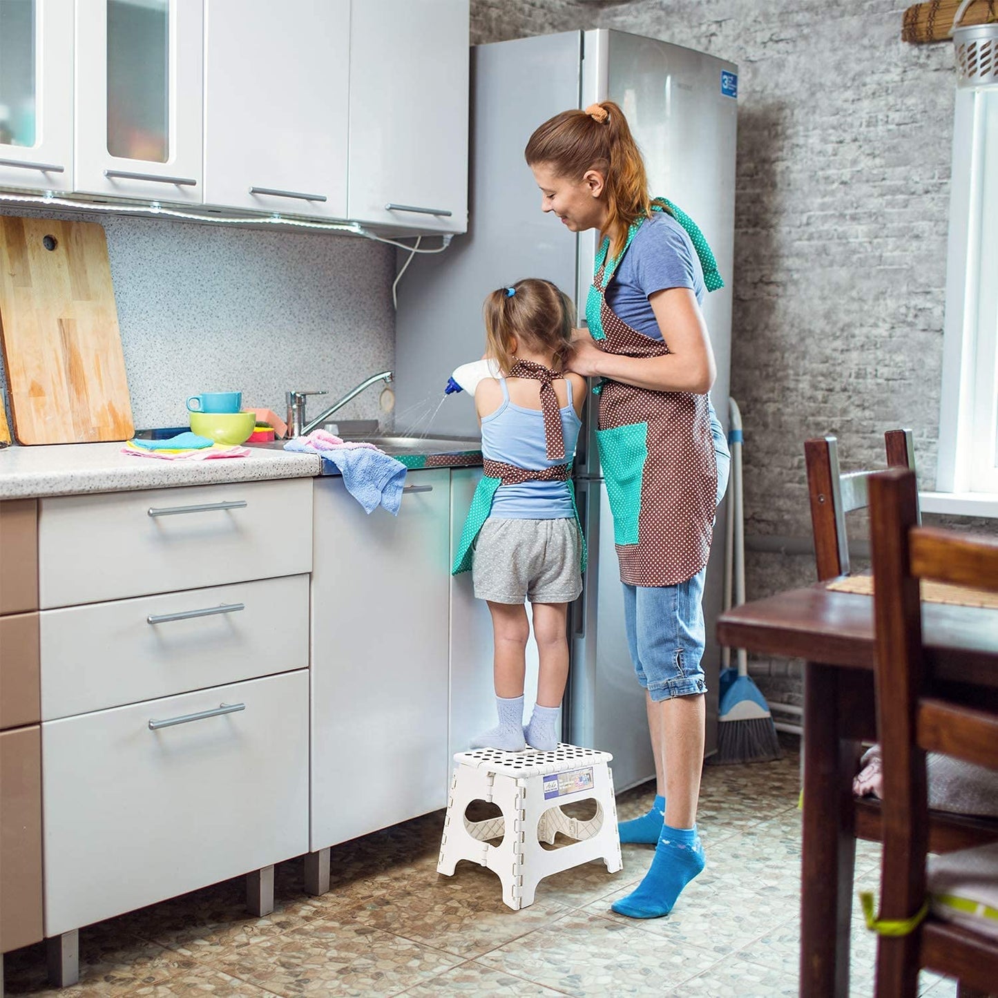 Dyforce 17.5 Inch Folding Step Stool 400lbs Capacity Sturdy Plastic Foldable Step Stools for Adults Stepping Stool with Handle Easy to Carry Handle Folding Stool Ideal for Kitchen (White 1PC)