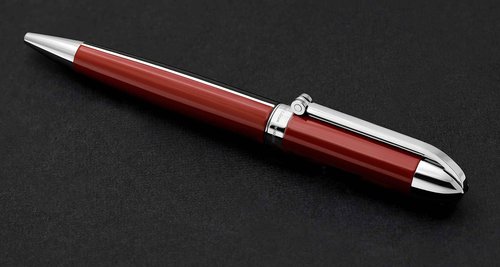 Xezo Visionary Brass and Aluminum Ballpoint Pen, Medium Point. Hand Lacquered in Red and Black Color. Numbered in Limited Edition of 500. Classic Art Deco Color Disposition, Retrofuturistic Body Style