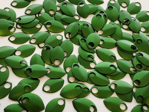 Chainmail Joe Premium Anodized Aluminum Scales - Medium (100ct) in Kelly Green for Crafting