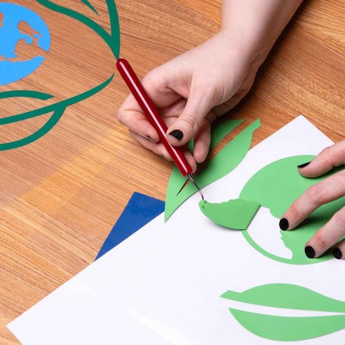 Siser EasyWeed EcoStretch Heat Transfer Vinyl, 11.8" x 5yd Roll (White) - Compatible with Siser, Cricut, Silhouette and Other Professional/Craft Cutters - CPSIA Certified