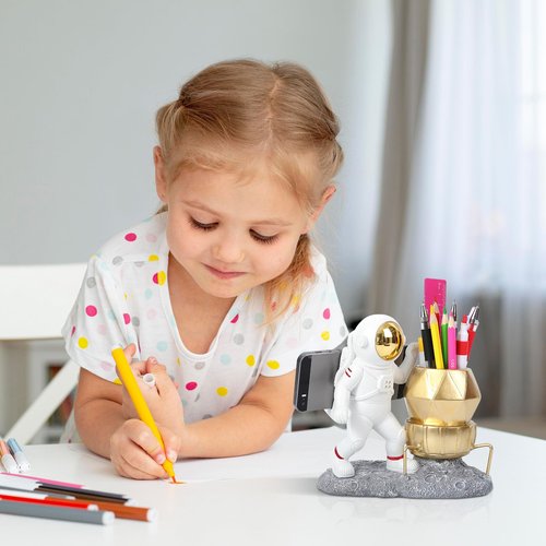 UREYMX Astronaut Pen Pencil Holder with Phone Stand Resin Spaceman Pencil Holder Desk Pen Holder Organizer Decorative Accessories Suitable Office Classroom Home Creative Gifts for Adults and Kids