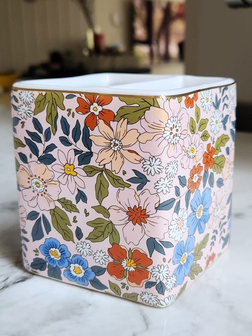 LEAZUL Pen Pencil Holder, Makeup Brush Holder,Ceramic Remote Control Holders Organizer with 2 Compartment Floral Multi-functional Office Organizers Storage Caddy Desk Tv Remote Holders Pink Flowers