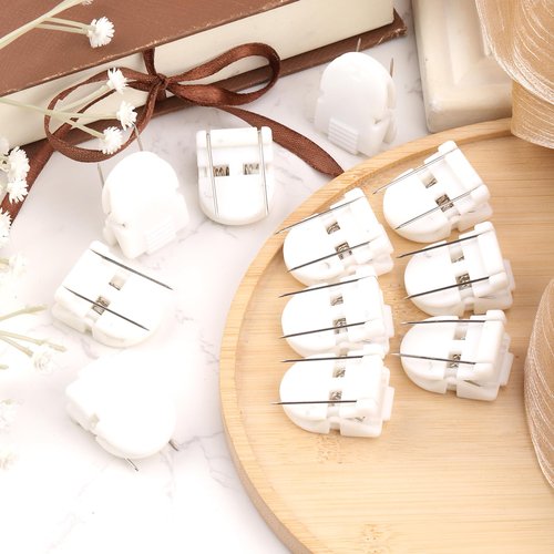 Gosknor 24pcs Cubicle Clips, Fabric Panel Wall Clips Plastic Cubicle Pins Hooks Accessories for Hanging Pictures Photo Frame Office Notes Memos Messages (White)