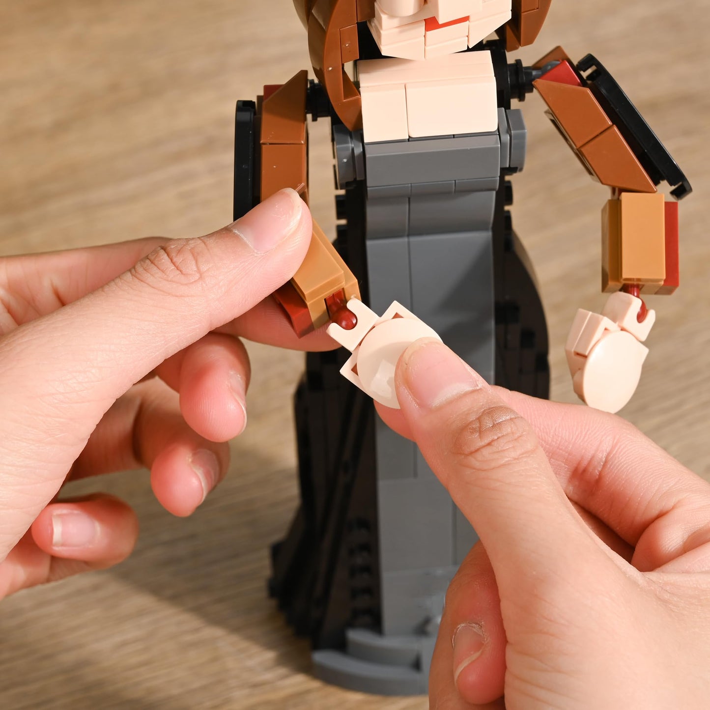 LUXEBLOCKS Mona Lisa-Inspired Art Building Set - 311PCS Bricks Artistic 3D Sculpture Kit with Customisable Stickers, Advanced Display Model for Home & Office - Creative Gift for Adult Art Enthusiasts