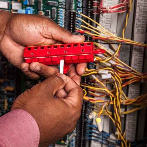 3M ScotchCode Wire Marker Tape Dispenser with Tape STD-C, compact design for easy handling