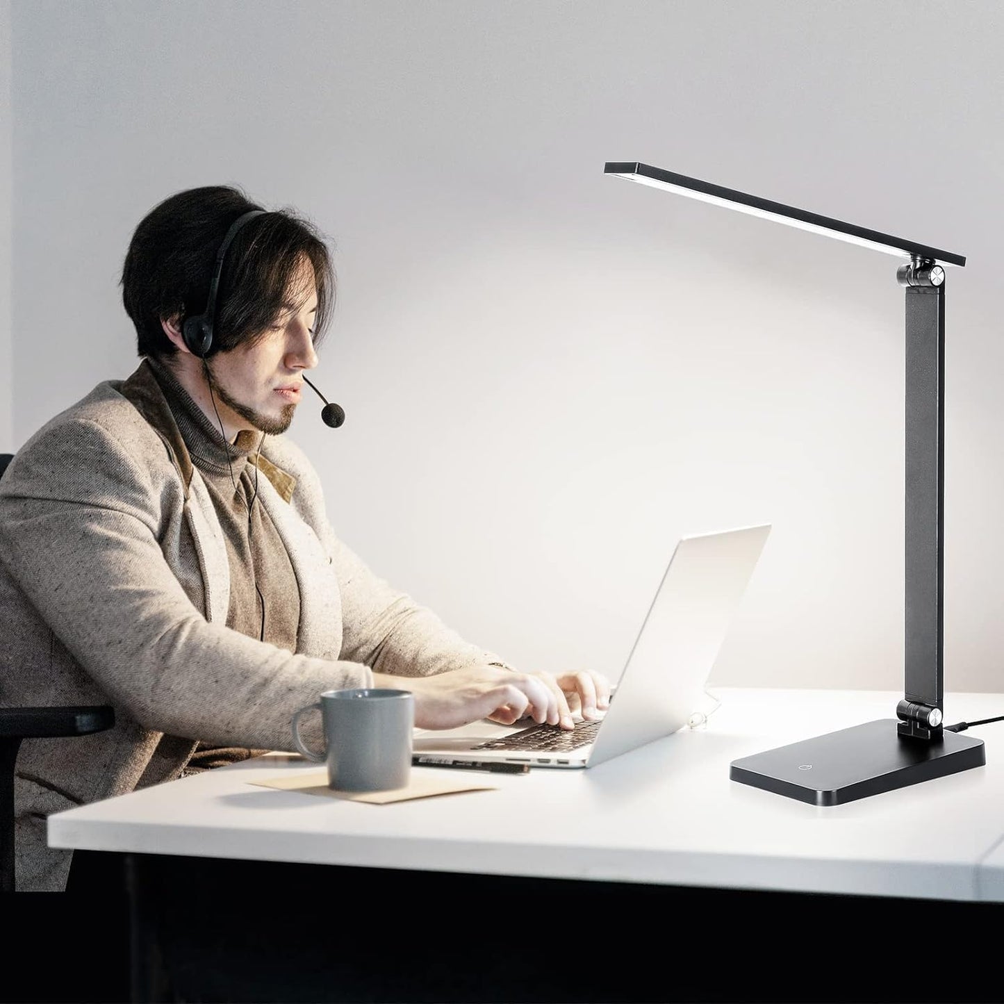 Skiennix LED Desk Lamp - Dimmable 3-Level Lighting with USB Charging Port | Compact Black Study Light