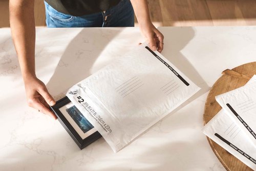 Duck Brand #2 Gusseted Self Seal Poly Bubble Mailer Lined with Bubble Cushioning for Shipping and Mailing, White, 8.5 In x 11 In, 100 Pack (287992)