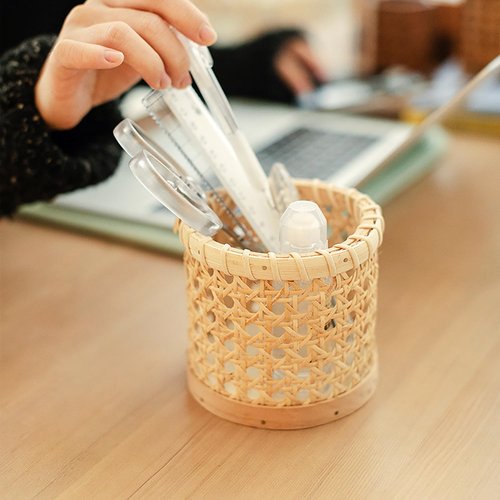 QRZLP Rattan Pen Holder, Hand Woven Small Wicker Pen Cup Multi-Functional Woven Desk Organizer for Pencil, Office&Home Sundries, Makeup Brushes.