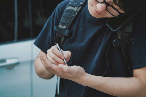 KeyUnity KP00 Titanium Alloy Bolt Action Pen with Bonus Refills, Retractable Pocket Ball-point Pen for Everyday Use Signature, Fine Point, Black Ink (PVD Black)