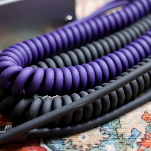 Aestivate 20ft/6m Coiled Guitar Cable Pancake Connector L-S Coil Electric Instrument Cable Curly Instrument Cable Stretchable 1/4 inch Right Angle to Straight(20ft-Black)