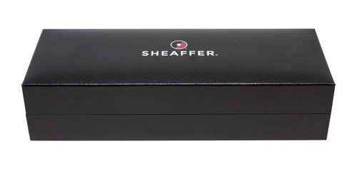 Sheaffer 100 - Refillable fountain pen, fine nib, glossy black lacquer finish, gold tone trim