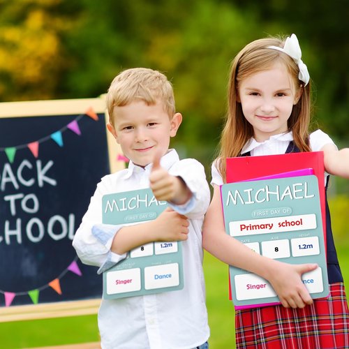 Chunful Personalized First and Last Day of School Board Reusable Acrylic Name of Sign Chalkboard Back to School Photo Prop Supplies for Preschool Kindergarten Elementary Student Gifts, 11 x 9 Inch