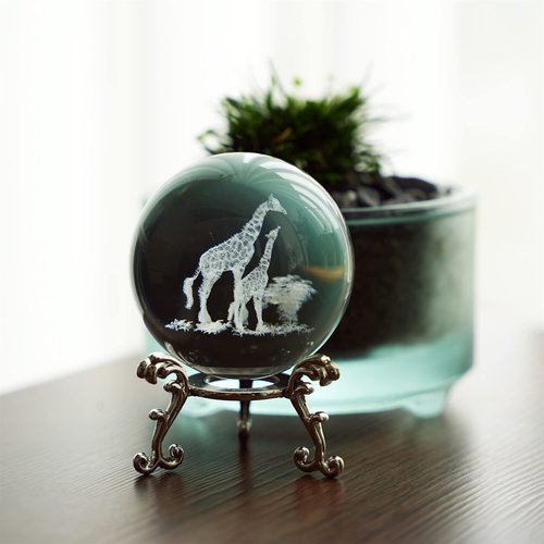HDCRYSTALGIFTS 60mm 3D Laser Engraved Mom and Baby Giraffes Crystal Ball Paperweight Art Glass Animals Figurine Collectibles Glass Decorative Full Sphere with Stand Giraffe Gifts
