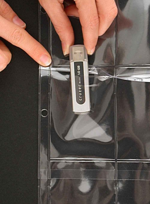 StoreSMART® - Plastic Pages - Memory (SD) Cards and Flash Drives - Top Load with Flaps - for 3-Ring Binders - 25-Pack - RMSTWPF-MEMRY-25