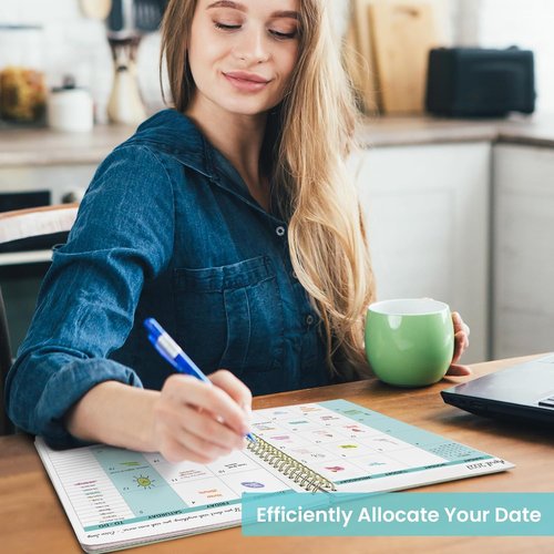 Monthly Planner 2025-2027 | 2-Year Calendar with 24 Months - 7" x 10" - Ideal for School, Office, Home - Green