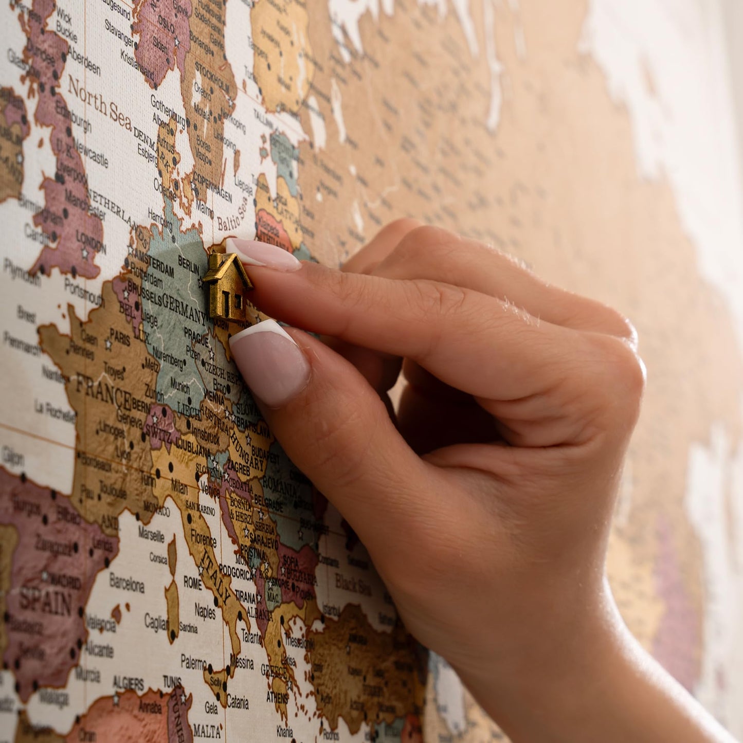 Canvas World Map with Cork Pin Board - English Lettering - Decorative Wall Decoration for All Rooms - Canvas Pictures with World Map Motif (90x60 cm, Pattern 20)