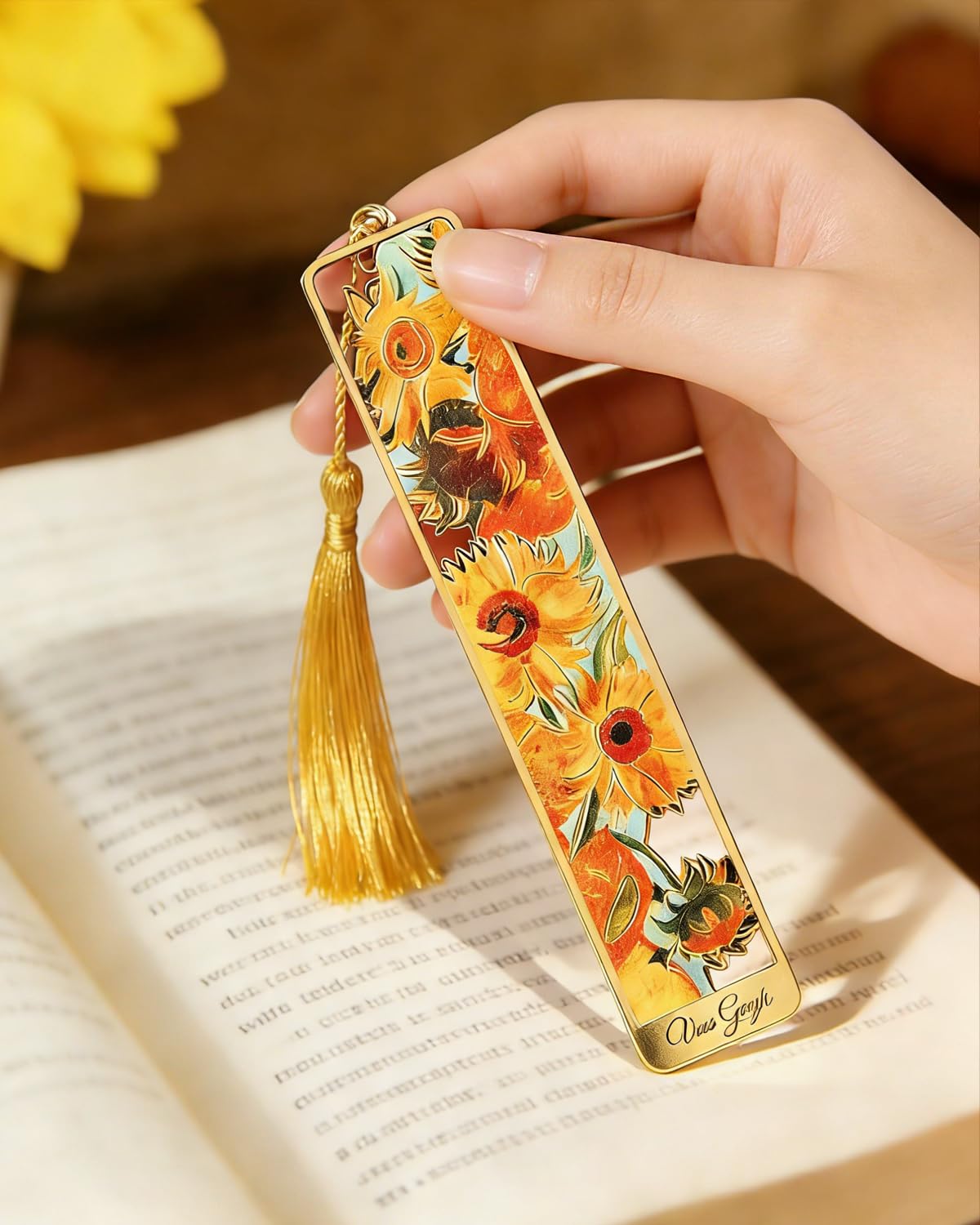 HOMTEK 4 Pieces Metal Bookmarks with Tassel, Golden Hollow Bookmark Van Gogh Monet Oil Painting Theme Book Marker for Book Lovers Writers Readers Children Teens Men Women Adults