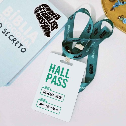 Uzant Pack of 500 White PVC Cards with Vertical Slot Punch on Short Side, CR80 30 mil Standard Credit Card Size, Plastic Blank Cards for Business Office Custom ID Badges, ID Cards, Hall Passes, Crafts